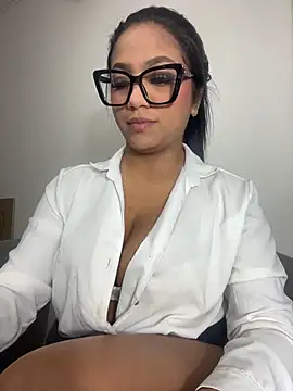 Nicoll Evans  online show from November 2025 01:15:01 PM