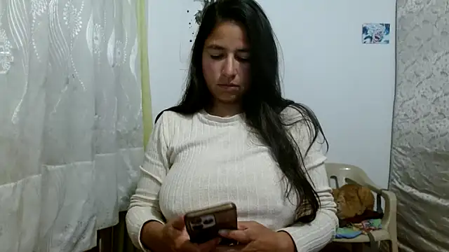 Snapshot of Escarcha-blue chatting on November 2025 12:33:01 AM Escarcha-blue online show from November 2025 12:33:01 AM