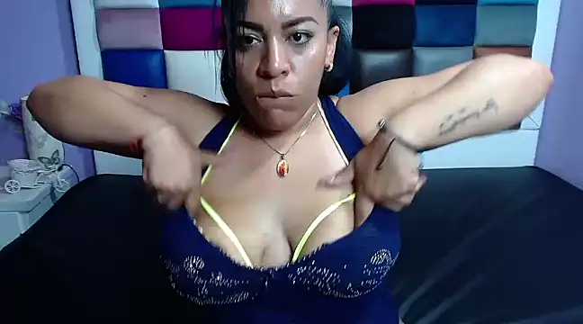 Snapshot of CandelaBrown_ chatting on March 2025 01:53:02 AM CandelaBrown online show from March 2025 01:53:02 AM