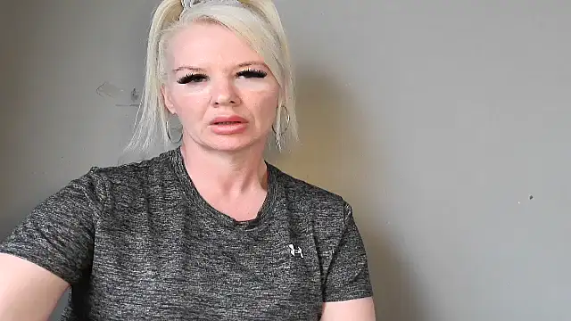Blonde-Grace online show from July 2026 01:53:01 PM