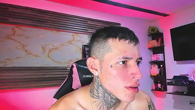 Snapshot of Cloe_roouse chatting on March 2026 01:28:01 PM Cloe roouse online show from March 2026 01:28:01 PM