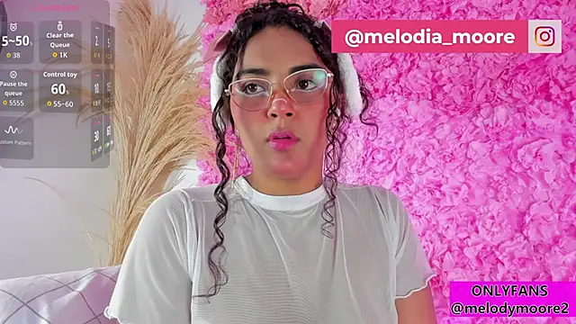 Snapshot of Melodymoore_ chatting on October 2025 02:00:01 AM Melodymoore online show from October 2025 02:00:01 AM