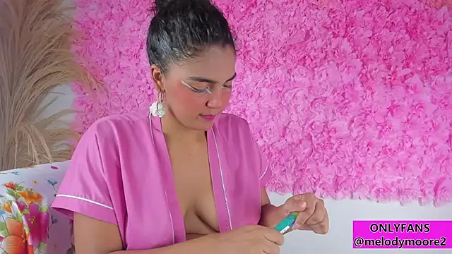Snapshot of Melodymoore_ chatting on November 2025 10:21:01 PM Melodymoore online show from November 2025 10:21:01 PM
