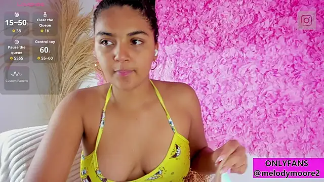 Snapshot of Melodymoore_ chatting on November 2025 09:11:01 PM Melodymoore online show from November 2025 09:11:01 PM