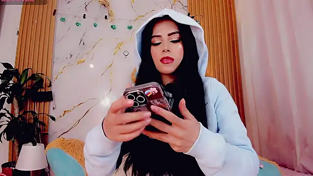 ValeriCardenas online show from April 2026 02:02:01 AM