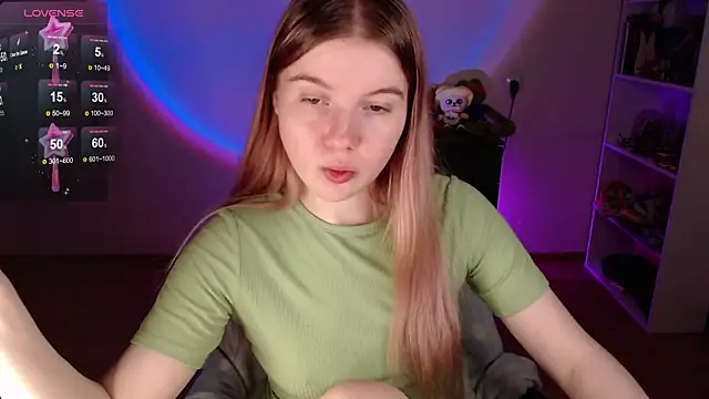 Strawberry juli online show from February 2026 01:29:02 PM