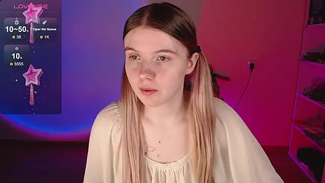 Strawberry juli online show from April 2026 04:02:02 AM