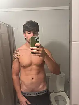 Snapshot of shuki0101 chatting on February 2026 03:30:02 PM shuki0101 online show from February 2026 03:30:02 PM