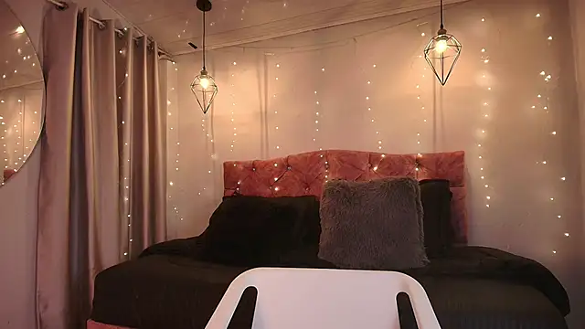 Snapshot of miaoconell chatting on November 2025 08:41:01 PM miaoconell online show from November 2025 08:41:01 PM