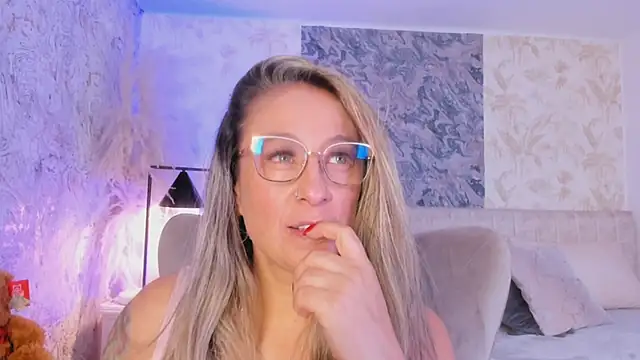 Snapshot of Liannaa_ chatting on October 2025 07:58:02 PM Liannaa online show from October 2025 07:58:02 PM