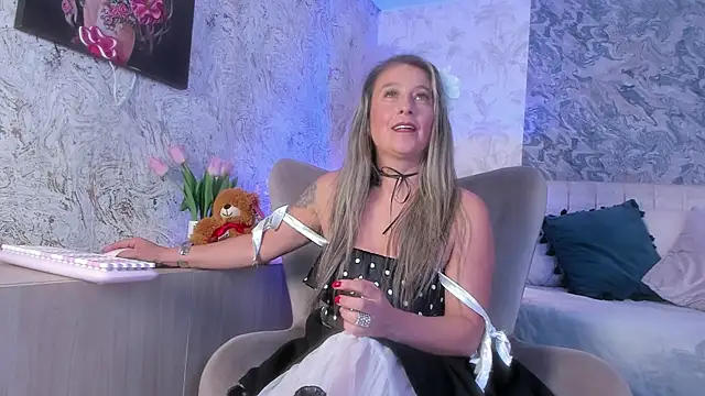 Snapshot of Liannaa_ chatting on November 2025 07:36:01 PM Liannaa online show from November 2025 07:36:01 PM