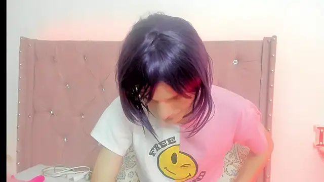 loverisu-coral online show from August 2026 07:38:01 PM
