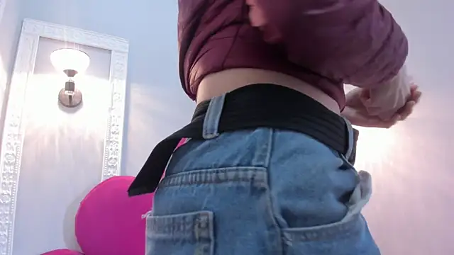 Bonniie 22 online show from October 2025 02:05:01 PM