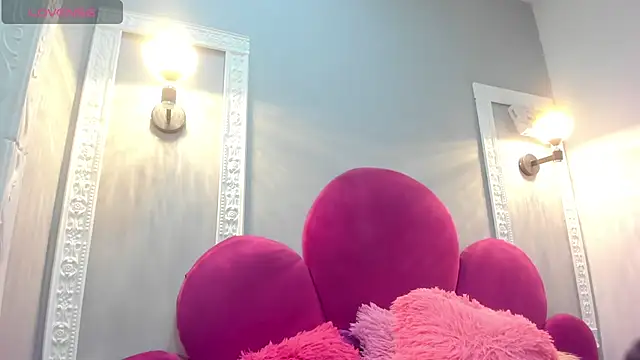 Bonniie 22 online show from April 2026 07:28:02 PM