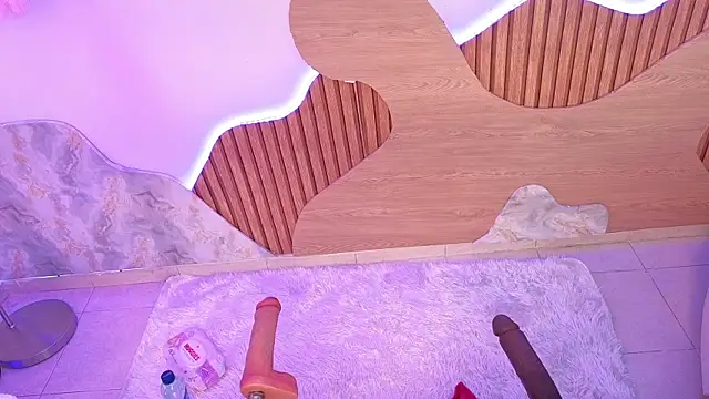 madisonjones- online show from April 2026 09:39:33 PM