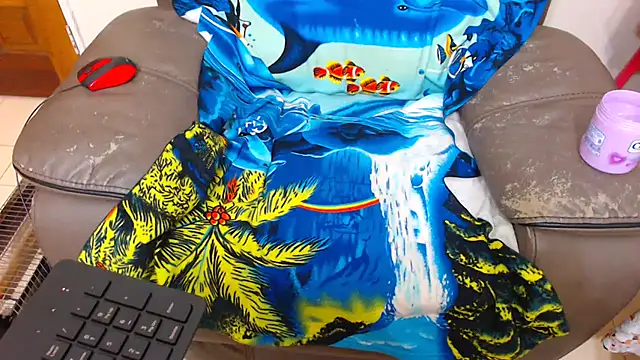 Snapshot of ChocolateClit chatting on November 2025 04:01:01 AM ChocolateClit online show from November 2025 04:01:01 AM