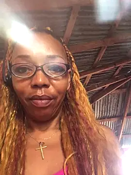 Ladyzee25 online show from November 2025 05:04:01 PM