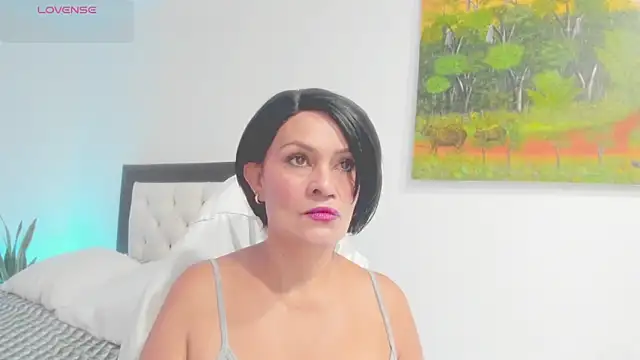 CarolinneFiotti online show from February 2026 01:06:01 PM