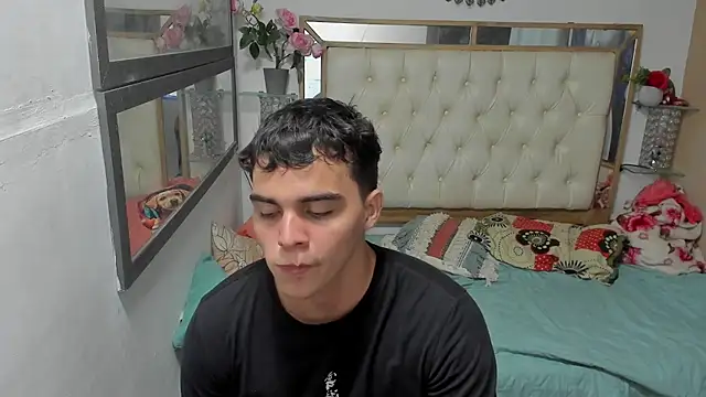 heiker  online show from November 2025 03:06:02 AM