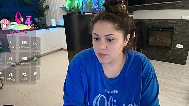 Layla- online show from October 2025 01:40:02 PM