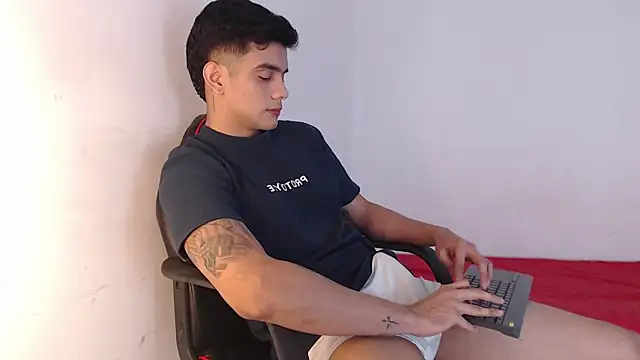 adam levis17 online show from October 2025 04:59:01 AM