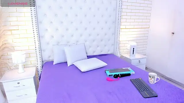 Snapshot of Emilly_wilson_ chatting on November 2025 11:53:01 AM Emilly wilson online show from November 2025 11:53:01 AM