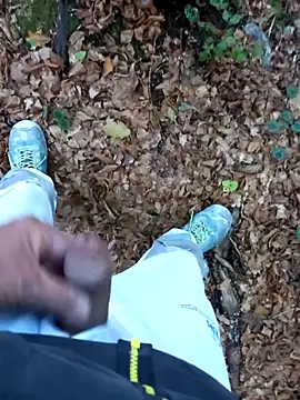 Snapshot of Mafiotul27 chatting on October 2025 02:04:01 PM Mafiotul27 online show from October 2025 02:04:01 PM