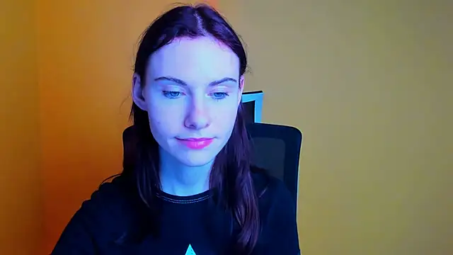 Fiona Night online show from March 2025 12:21:02 AM