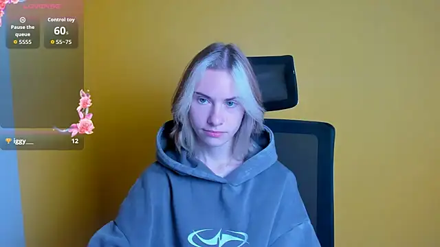 Fiona Night online show from October 2025 05:06:01 AM