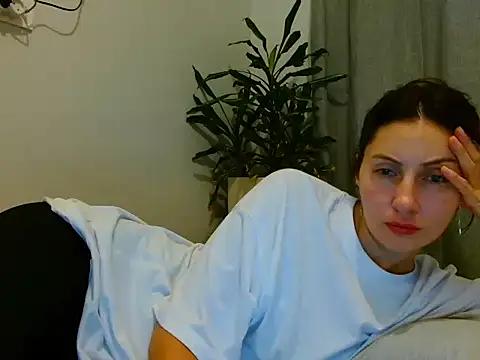 Irina9793 online show from June 2026 06:21:01 PM
