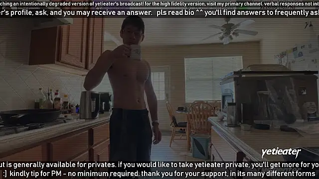 Snapshot of yetieater chatting on December 2024 06:37:02 PM yetieater online show from December 2024 06:37:02 PM