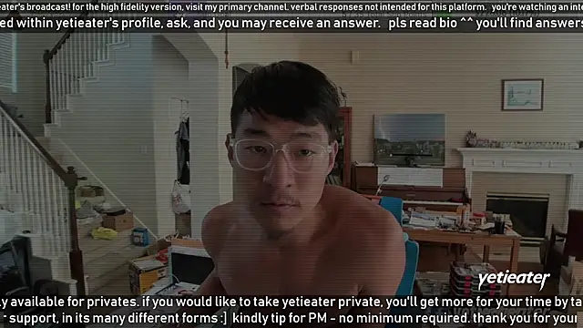 Snapshot of yetieater chatting on March 2025 06:52:01 PM yetieater online show from March 2025 06:52:01 PM