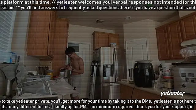 Snapshot of yetieater chatting on February 2026 07:30:02 PM yetieater online show from February 2026 07:30:02 PM