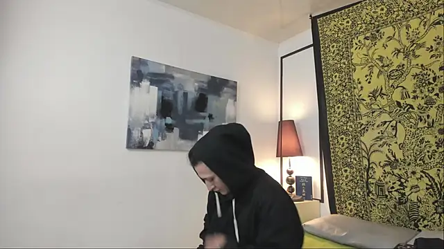 Aria and orien online show from November 2025 11:12:02 AM