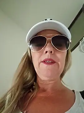 Melody73 online show from October 2025 11:39:02 AM