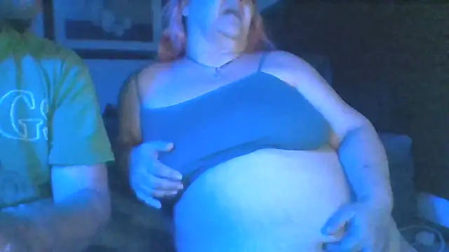 Snapshot of SpnzTnT chatting on October 2025 03:25:02 AM SpnzTnT online show from October 2025 03:25:02 AM