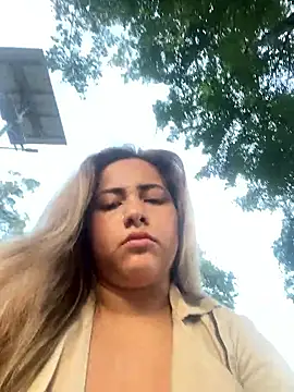 lunaxxx 69 online show from September 2025 10:43:02 PM