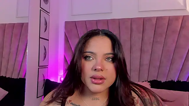 LunaSotto online show from October 2025 07:47:02 PM