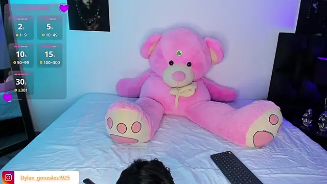 Dylan Turnerr online show from July 2026 05:32:02 AM