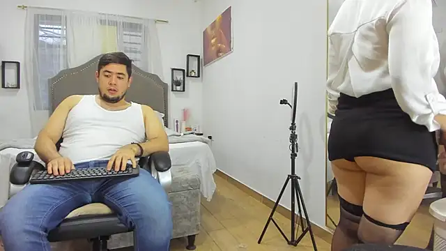 Snapshot of tinaandedward chatting on March 2025 11:29:02 AM tinaandedward online show from March 2025 11:29:02 AM