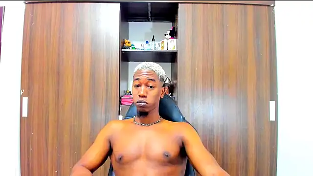 Snapshot of Dreamastercum_ chatting on November 2025 10:35:01 PM Dreamastercum online show from November 2025 10:35:01 PM