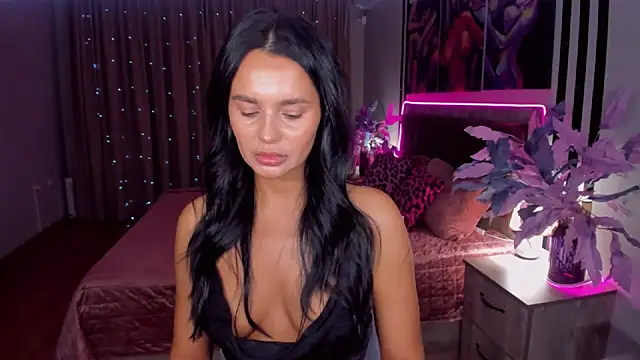 DanaSincere online show from November 2025 04:01:01 AM