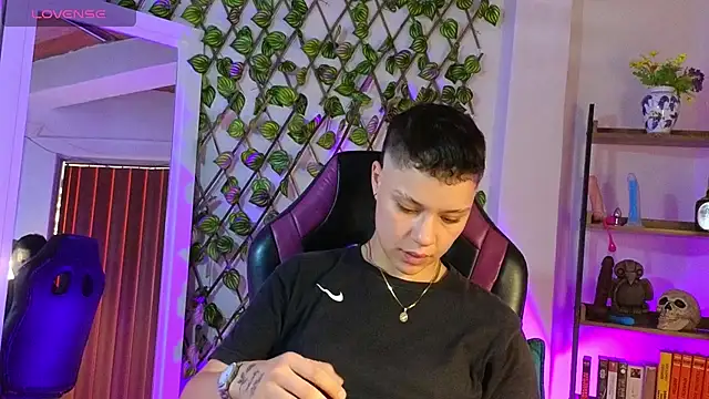 demimoore222 online show from March 2025 08:25:01 PM