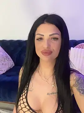 Snapshot of IrisRossie chatting on May 2026 05:01:02 AM IrisRossie online show from May 2026 05:01:02 AM