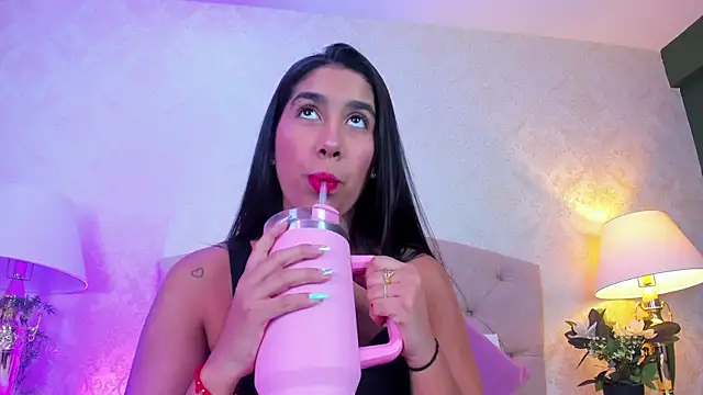 Mia Montess online show from April 2026 02:54:01 PM