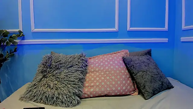 Lucy Canel online show from September 2025 11:37:02 AM