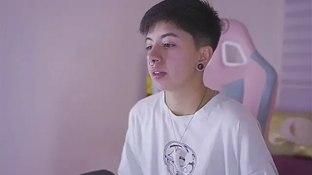 tommy blue online show from December 2025 12:58:01 PM