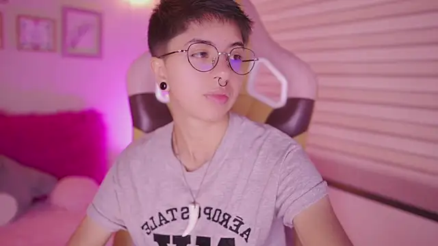 tommy blue online show from April 2026 12:39:02 PM