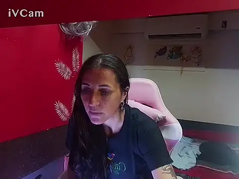 gatitahot-silvy online show from October 2025 06:15:01 PM