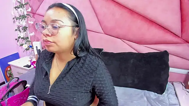 Snapshot of _Violeta_18 chatting on September 2025 03:28:01 AM Violeta 18 online show from September 2025 03:28:01 AM